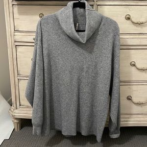Free People turtleneck sweater size medium